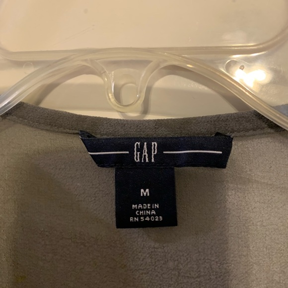 100% Silk GAP Grey Sheer Button Up + Ruffle Front Blouse w/3/4 Sleeve l Medium - Picture 4 of 7